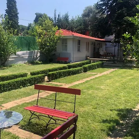 Detached House In Semesterbostad Buyukada Island